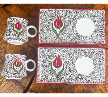Le Set de Présentation pour le Café à Motif Tulipe Rouge – Élégance Traditionnelle - Çini Evi