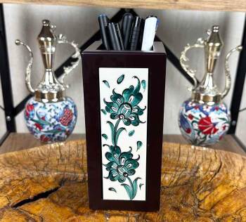 Lotus-Eleganz – Holz-Stiftehalter mit Iznik-Keramik - 2