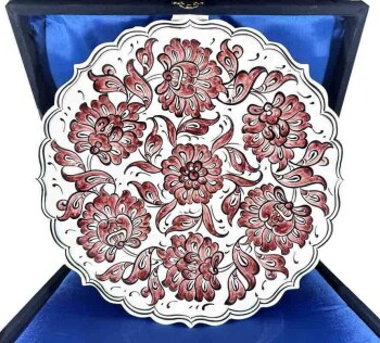 Lotus Motif 25 cm Iznik Ceramic Plate - Çini Evi