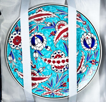 Lotus Motif Iznik Ceramic Vase and Plate Set - Çini Evi (1)