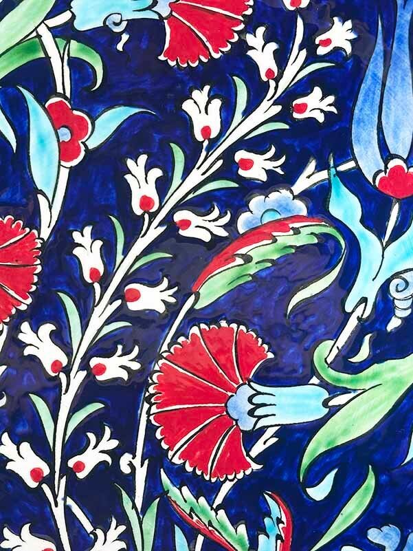 Nişan Hediyesi, Mavi Zeminli Lale ve Karanfil Desenli İznik Çini Tabak - 2