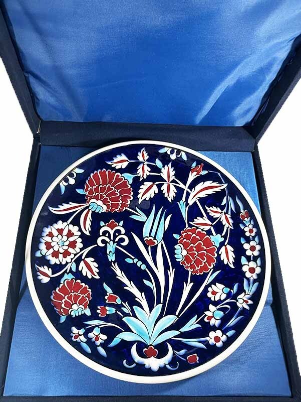 Nişan Hediyesi, Mavi Zeminli Lale ve Karanfil Desenli İznik Çini Tabak - 3