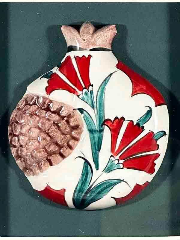Plaque grenade en céramique d’Iznik « Œillet ottoman » - 2