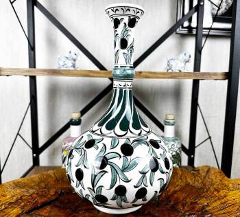 Olive Branch Pattern Iznik Vase - Çini Evi