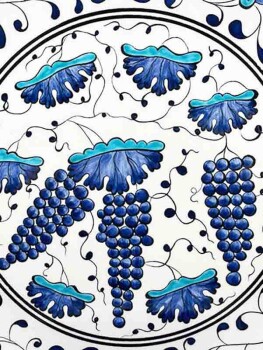 Opening Gift Grape Cluster Motif 30 cm Iznik Ceramic Plate - Çini Evi (1)