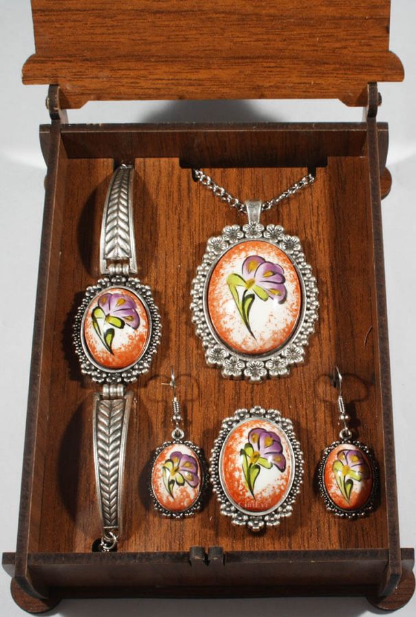 Orange Background Flower Patterned Jewelry Set - 1