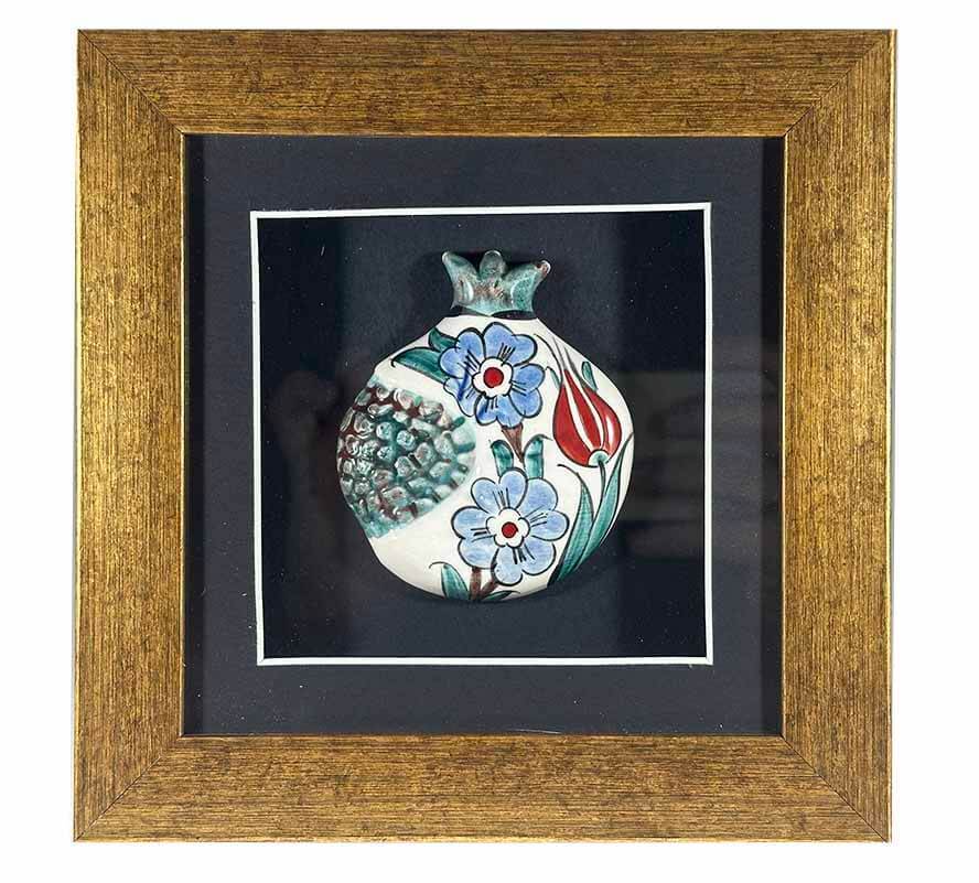 Palastgarten – Granatapfel-Plakette mit Tulpe und Nelke aus Iznik-Keramik - 1
