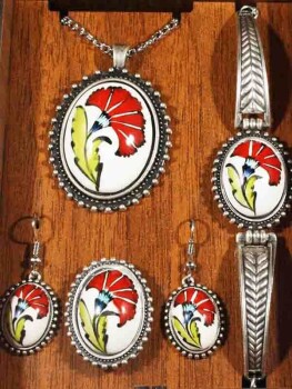 Parure de bijoux en céramique d’Iznik motif œillet unique - 2