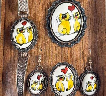 Parure de Bijoux en Céramique d’Iznik – Chats Amoureux - Çini Evi