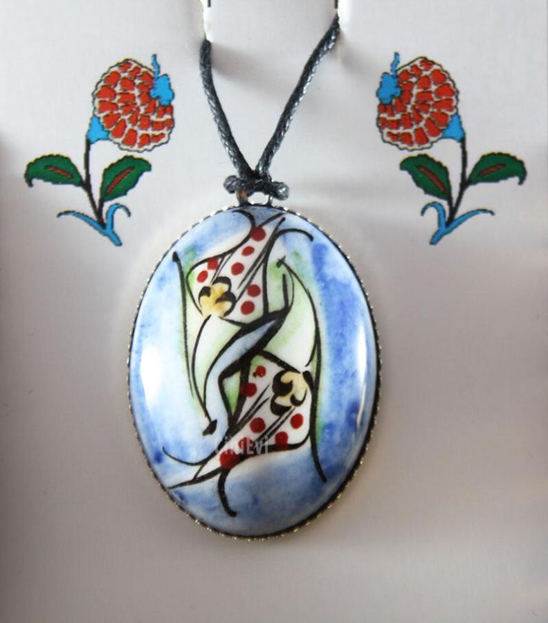 Pendentif en céramique d’Iznik motif tulipes modernes - 1
