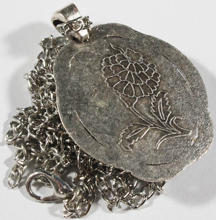 Pendentif Motif Oeillet - 2