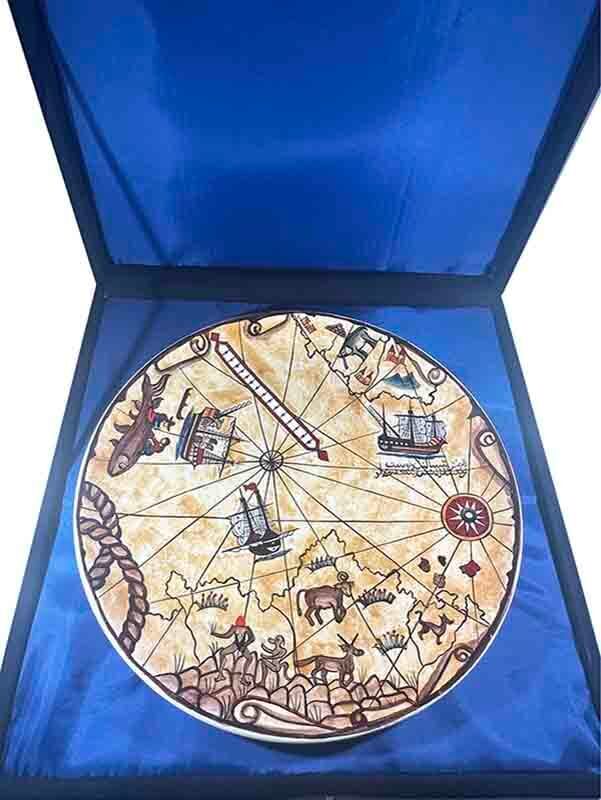 Piri-Reis-Kartenmotiv – Handgefertigter Iznik Keramikteller (30 cm) - 3