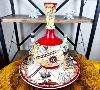 Piri-Reis-Motiviertes İznik Vasen- und Teller-Set – Symbolträchtige Eleganz aus osmanischer Tradition - Çini Evi