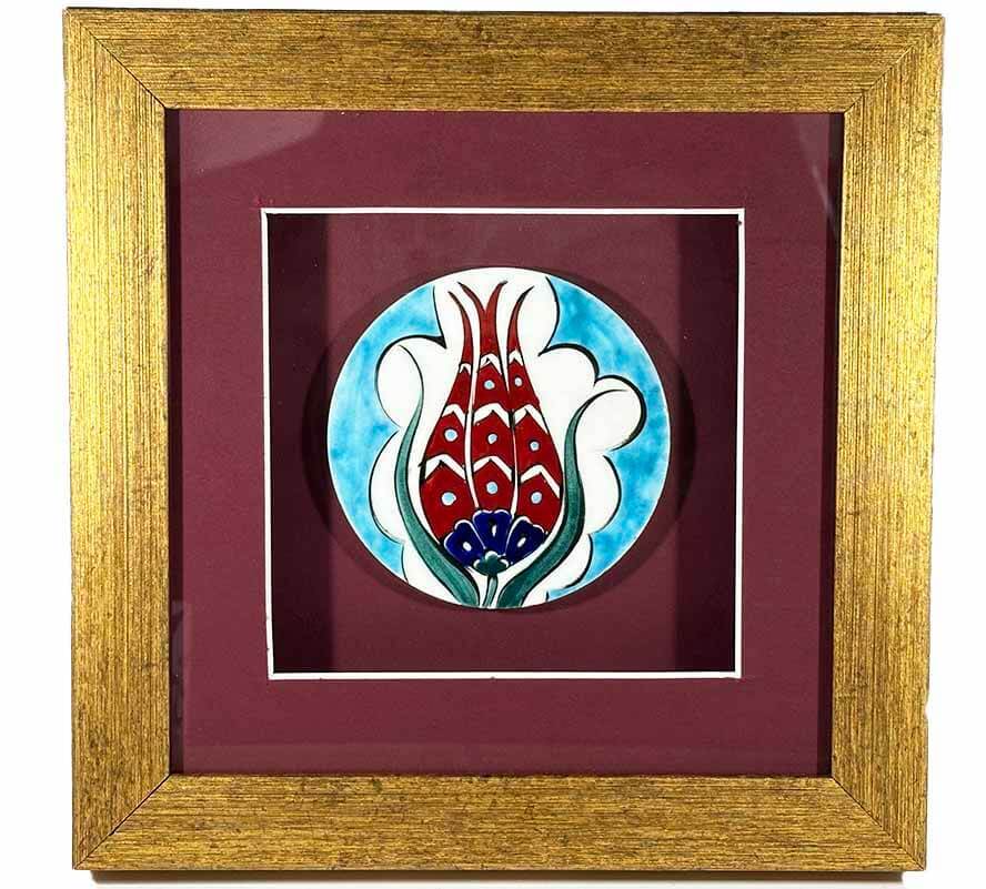 Plaque en céramique d’Iznik avec motif Tulipe Élégante – Harmonie spirituelle et beauté ottomane - 1
