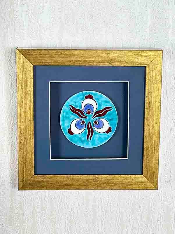 Plaque encadrée en céramique d’Iznik – Motif Çintemani sur fond turquoise - 4