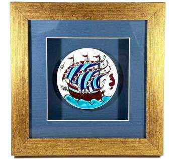Plaque avec passe-partout en céramique d’Iznik motif galion ottoman - Çini Evi