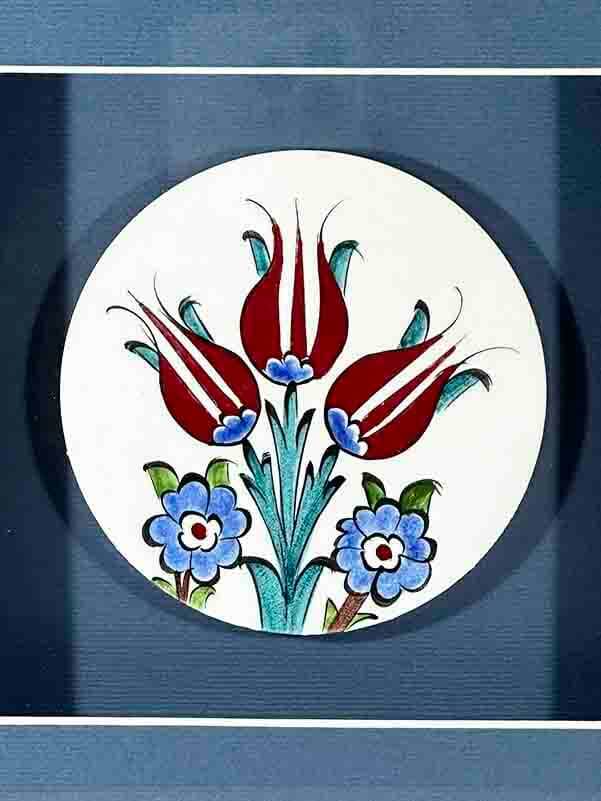 Plaque en céramique d’Iznik motif jardin de tulipes - 2