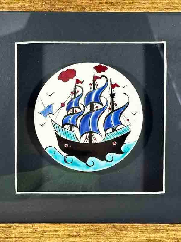 Plaque avec passe-partout en céramique d’Iznik motif galion - 2