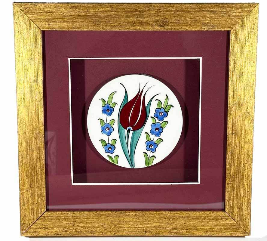 Plaque en céramique d’Iznik motif tulipe élégante - 1