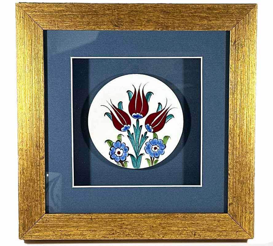 Plaque en céramique d’Iznik motif trois tulipes - 1