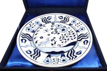 Plat en céramique d’Iznik bleu blanc - 3