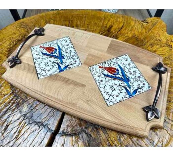 Plateau en bois avec carreaux d’Iznik – Motif de tulipes élégantes - Çini Evi