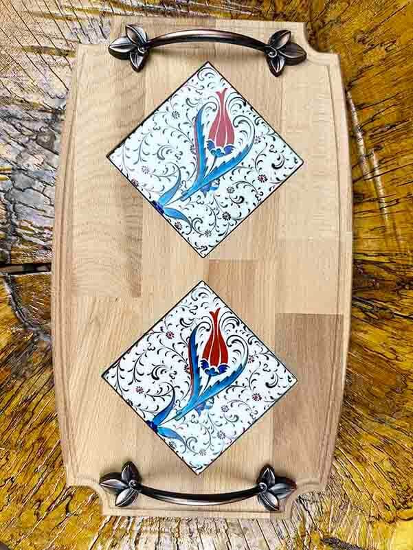 Plateau en bois avec carreaux d’Iznik – Motif de tulipes élégantes - 2