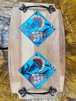 Plateau en bois avec carreaux d’Iznik – Motifs de tulipe et d’œillet - Çini Evi (1)