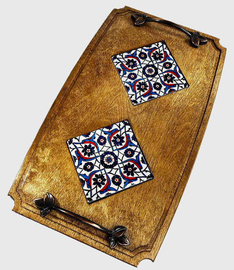 Plateau en bois motif à base de plantes - 1