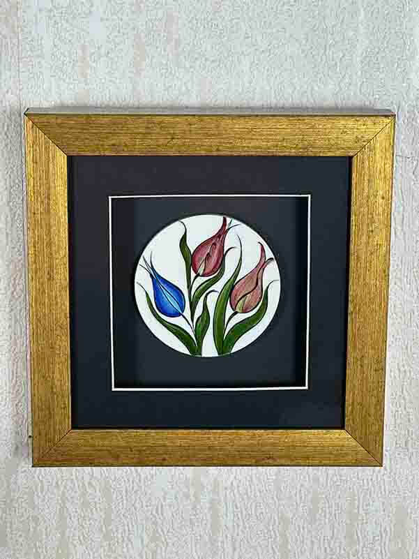 Produktbeschreibung (auf Deutsch, SEO-optimiert): İznik Keramikplakette mit Istanbul-Tulpenmotiv – Symbol für Eleganz, Spiritualität und osmanische Ästhetik - 5