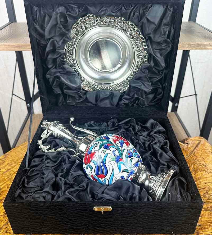Protokollgeschenk – silberbeschichtetes Iznik-Keramik-Kannen-Set - 2