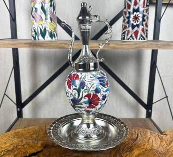 Protokollgeschenk – silberbeschichtetes Iznik-Keramik-Kannen-Set - Çini Evi