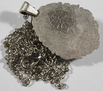 Red Clover Iznik Ceramic Pendant - 2