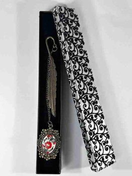 Red Clover Iznik Tile Bookmark - Çini Evi (1)