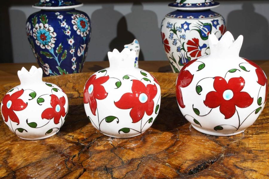 Red Flower Motif Pomegranate Set - 1