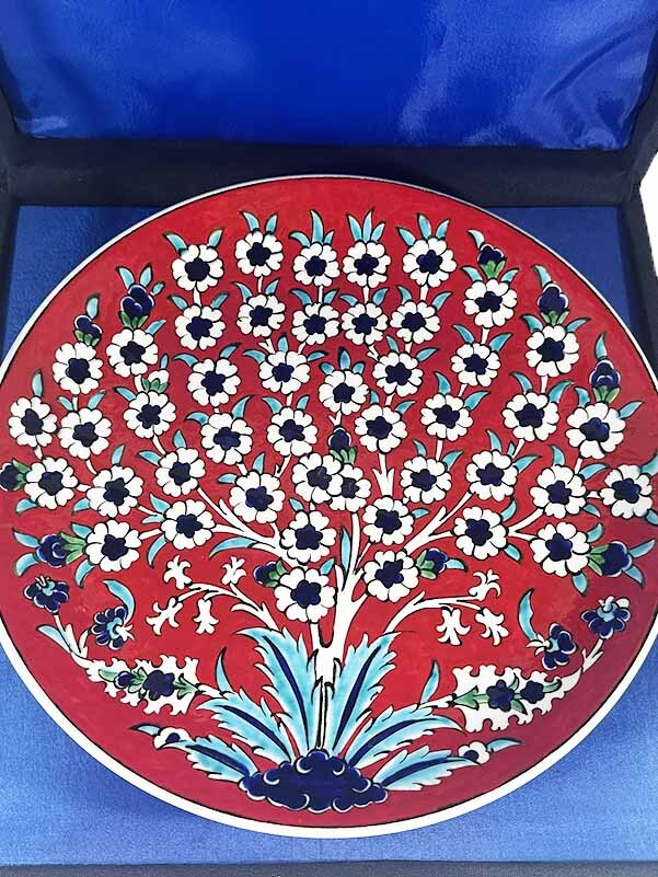 Red Tulip Garden Iznik Ceramic Plate - 3