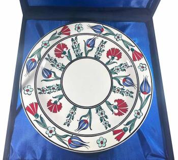 Personalisierter Iznik-Keramikteller mit Tulpen- und Nelkenmuster - 2