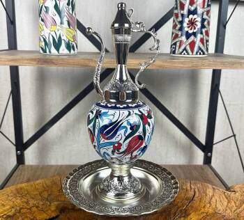 Prestigevolles kulturelles Geschenk – silberbeschichtetes Iznik-Keramik-Kannen-Set - Çini Evi