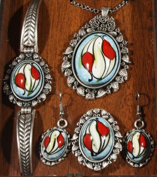 Reverse Straight Tulip Patterned Jewelry Set - 2