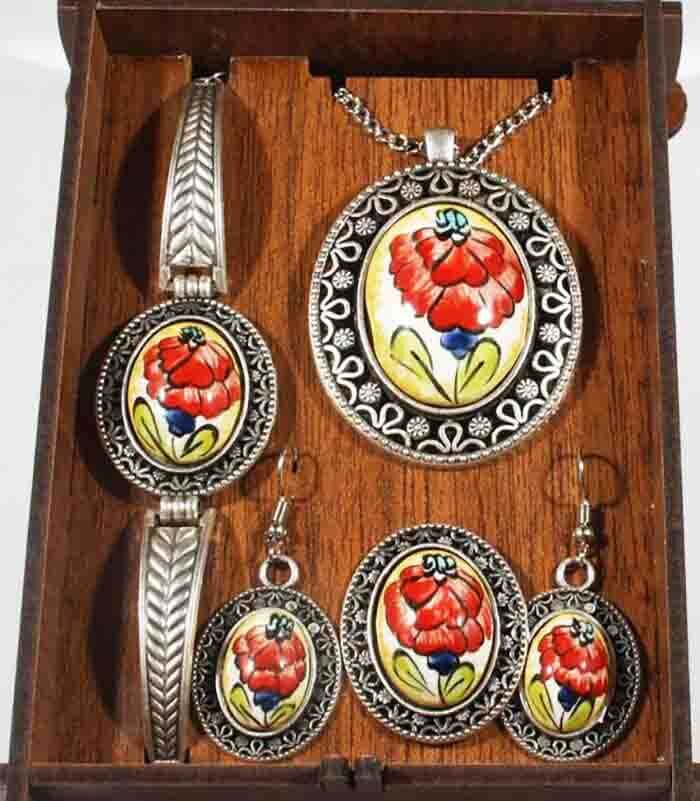 Rose Motif Iznik Ceramic Jewelry Set - 1