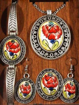 Rose Motif Iznik Ceramic Jewelry Set - Çini Evi (1)