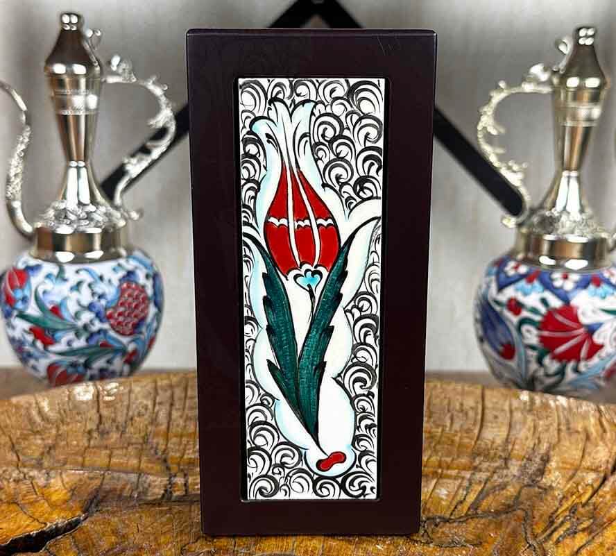 Rote Tulpe – Holz-Stiftehalter mit Iznik-Keramik - 2