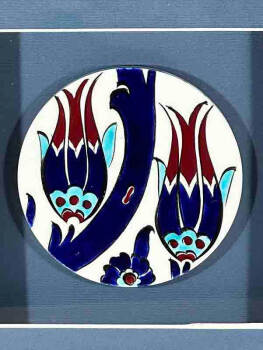 S Tulip Pattern Matted Iznik Ceramic Plaque - Çini Evi (1)