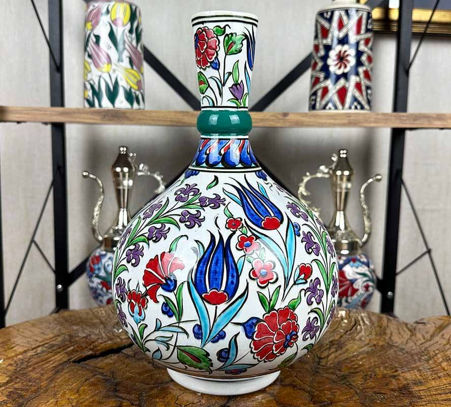 Saray Bahçesi Esintisi – İznik Çini Vazo - 1