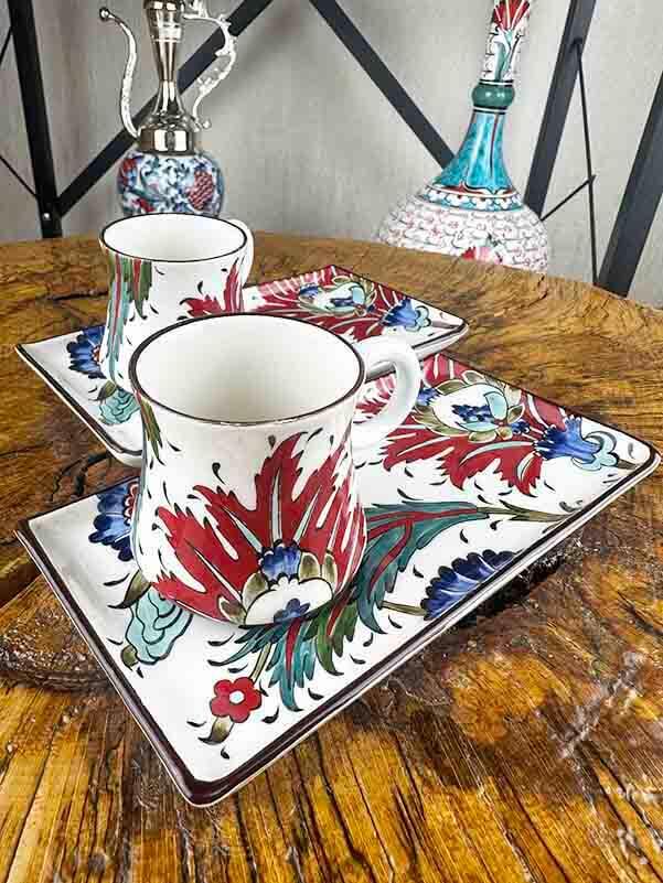 Set de présentation pour café en céramique d’Iznik à motifs Hatayi et Saz Yolu – choix élégant - 2