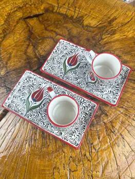 Set de présentation pour café à motif de tulipe rouge – élégance traditionnelle - 3