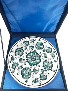 Single-Color Lotus Composition Iznik Plate – Minimal Elegance - 3