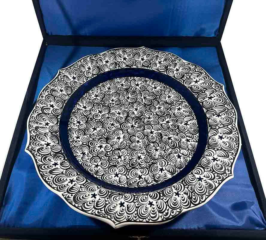 Siyah Beyaz Ahenk – İznik Çini Tabak - 3