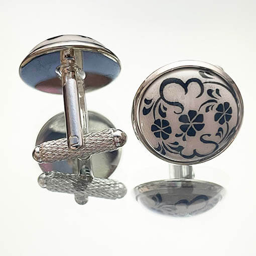 Siyah Papatya ve Kalp Desenli Kol Düğmesi - 1