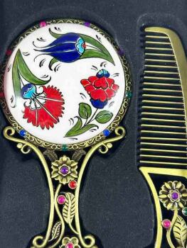 Spring & Tulip Patterned Mirror and Comb Set – Ottoman Gift Inspired by Iznik Ceramic Motifs - Çini Evi (1)